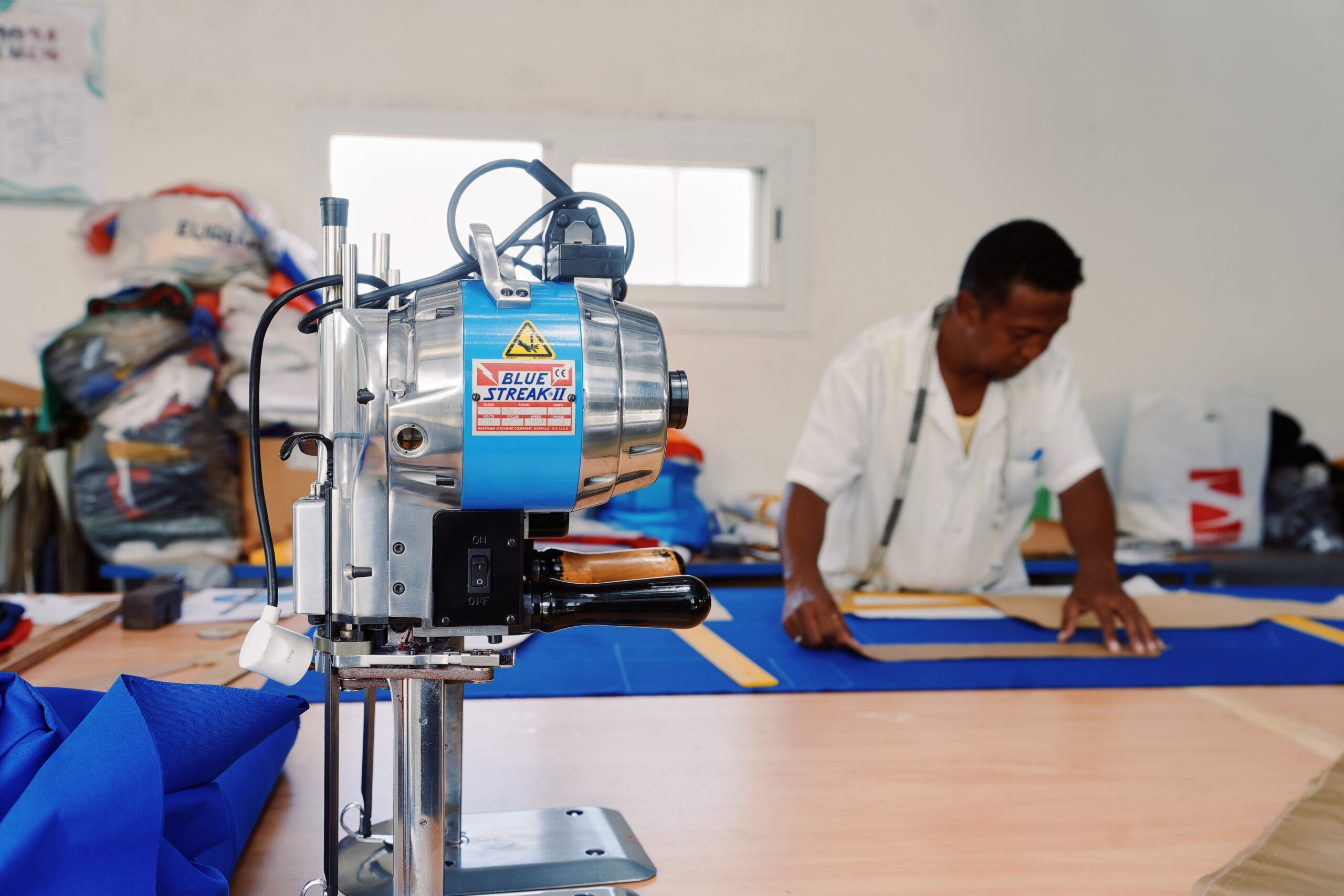 Confection sur mesure vs production en série : avantages et inconvénients